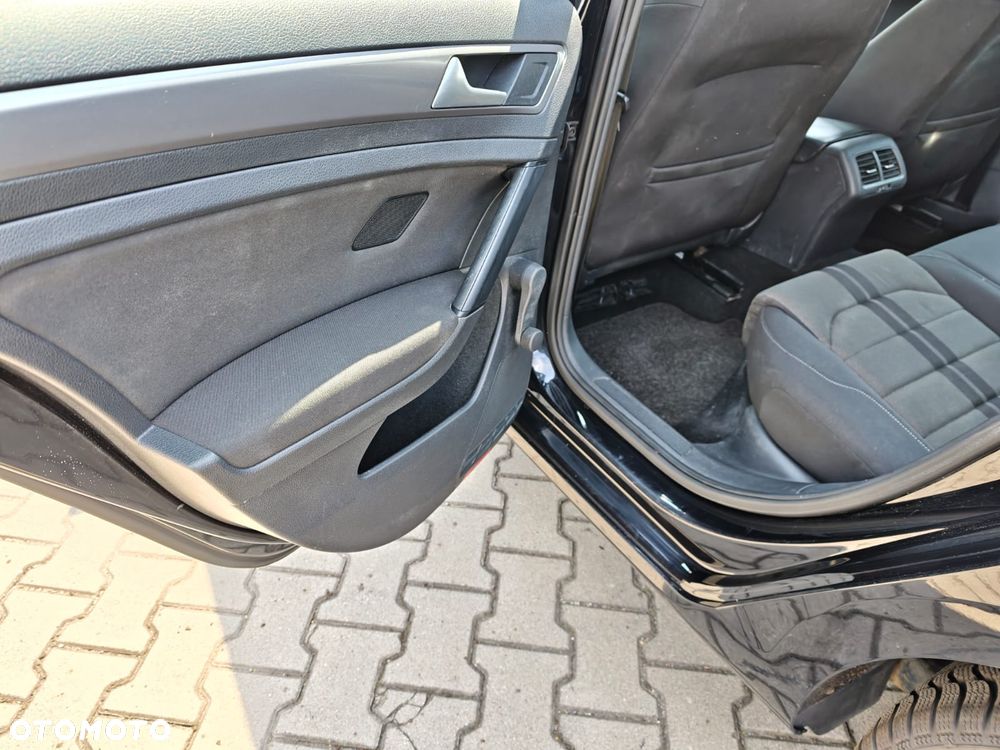 Volkswagen Golf 1.6 TDI BMT Highline - 28
