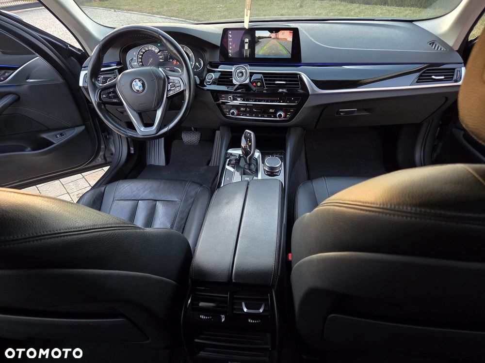 BMW Seria 5 520d M Sport Edition - 9