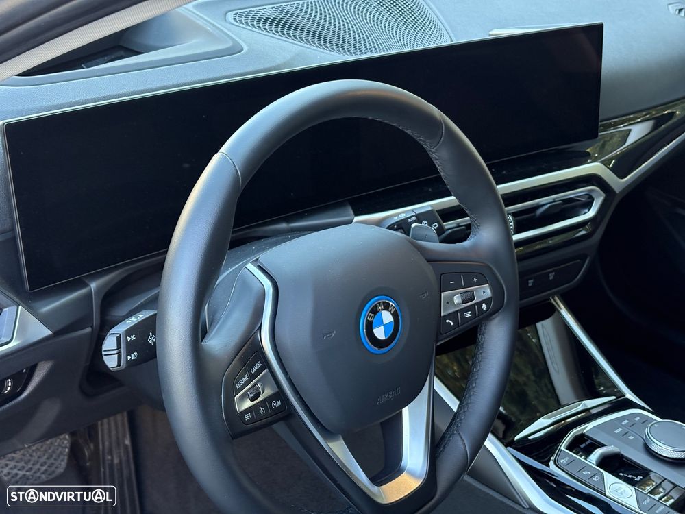 BMW 330 e Touring xDrive Aut. Sport Line - 6