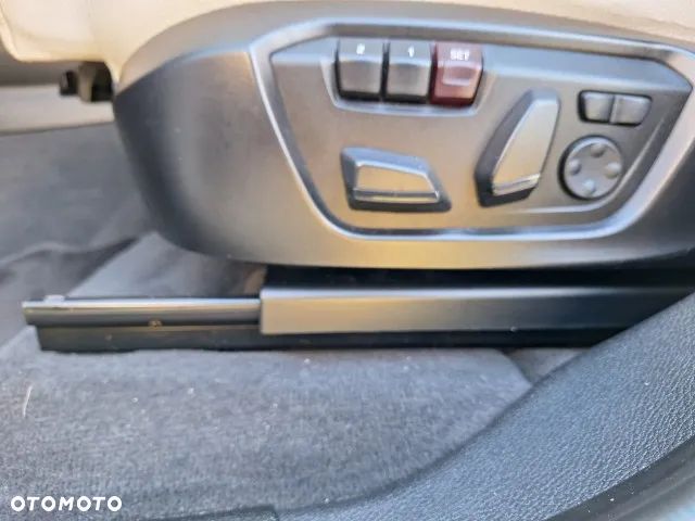 BMW X4 xDrive20d xLine - 12