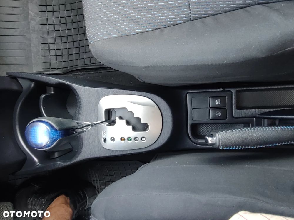 Toyota Yaris Hybrid 100 Life - 16