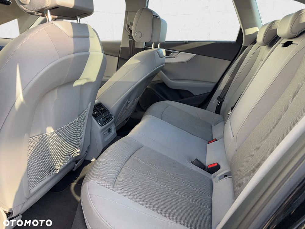 Audi A4 Allroad - 11