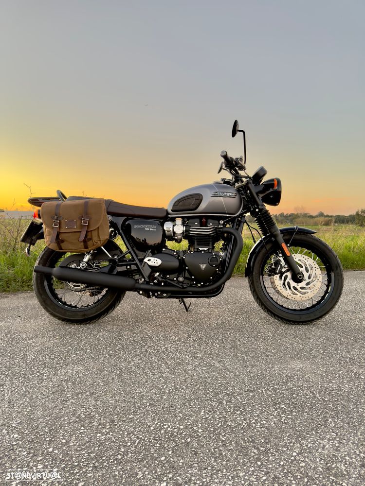 Triumph Bonneville T120 Black - 15