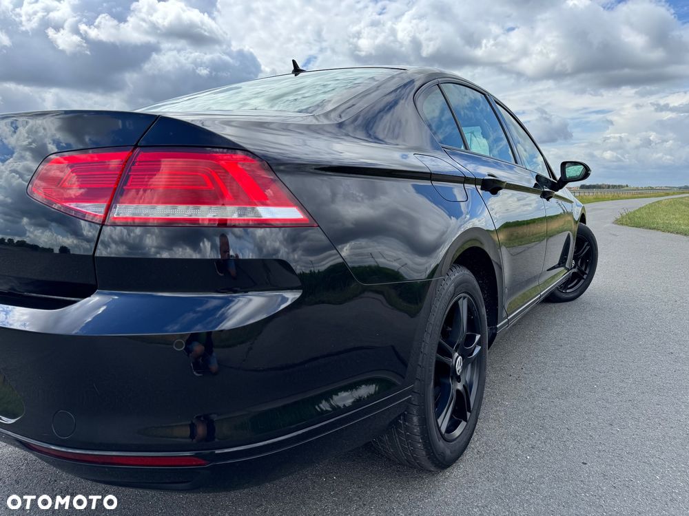 Volkswagen Passat - 4
