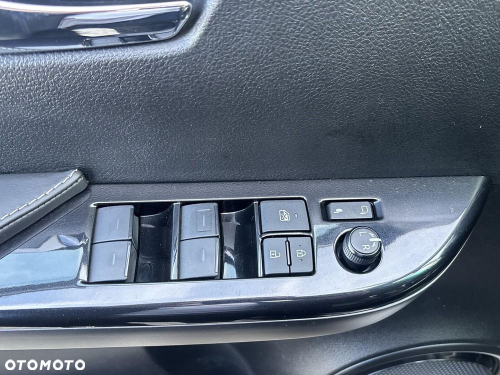 Toyota Hilux 2.8 D-4D mHEV Double Cab Executive 4x4 - 28