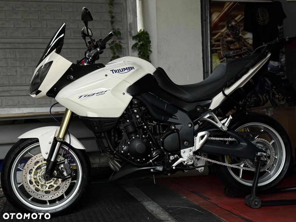 Triumph Tiger - 33