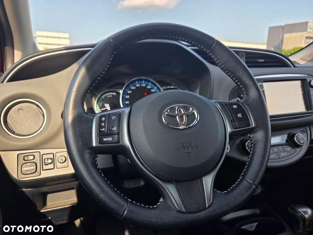 Toyota Yaris Hybrid 100 Premium EU6 - 16