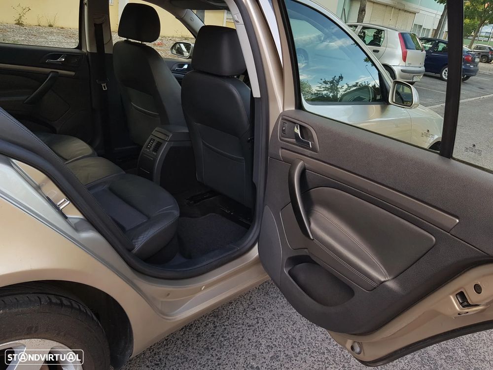 Skoda Octavia 1.6 Elegance - 36