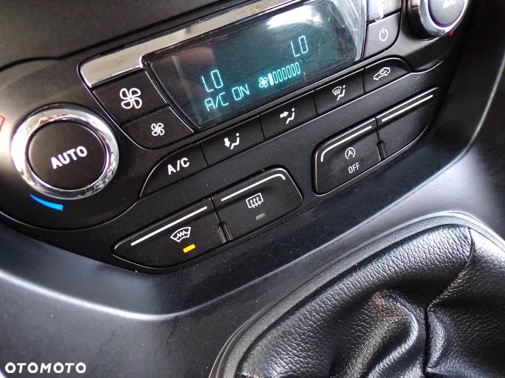 Ford C-MAX 1.6 TDCi Start-Stop-System Titanium - 24