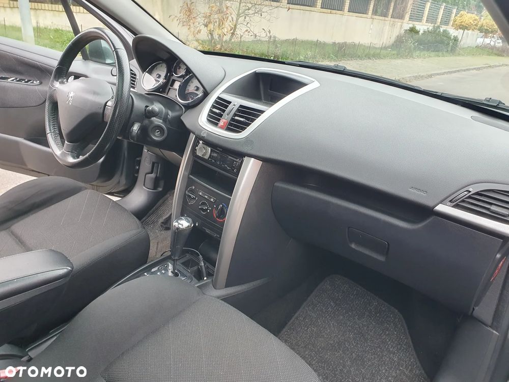 Peugeot 207 - 14