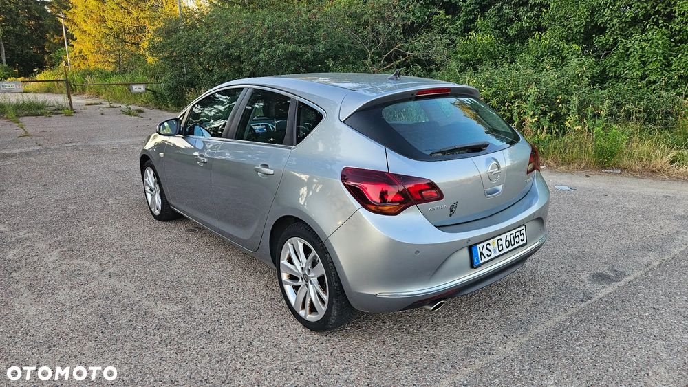 Opel Astra 1.4 T Cosmo - 4