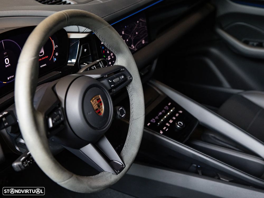 Porsche Macan Electric - 27