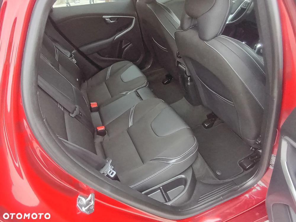 Volvo V40 D2 - 26
