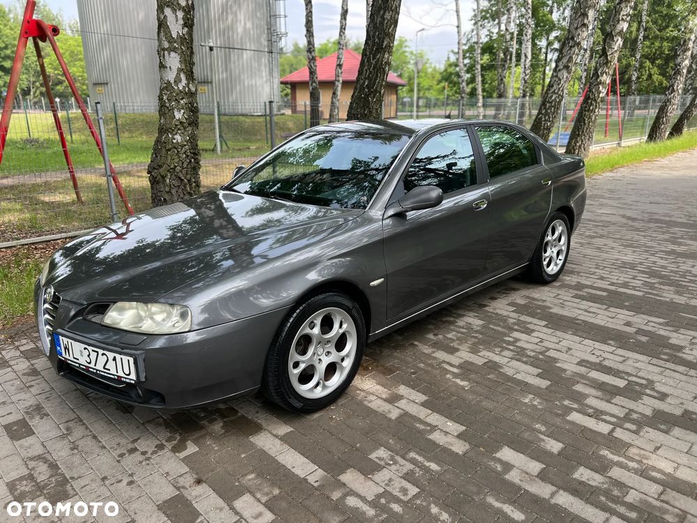 Alfa Romeo 166 - 1