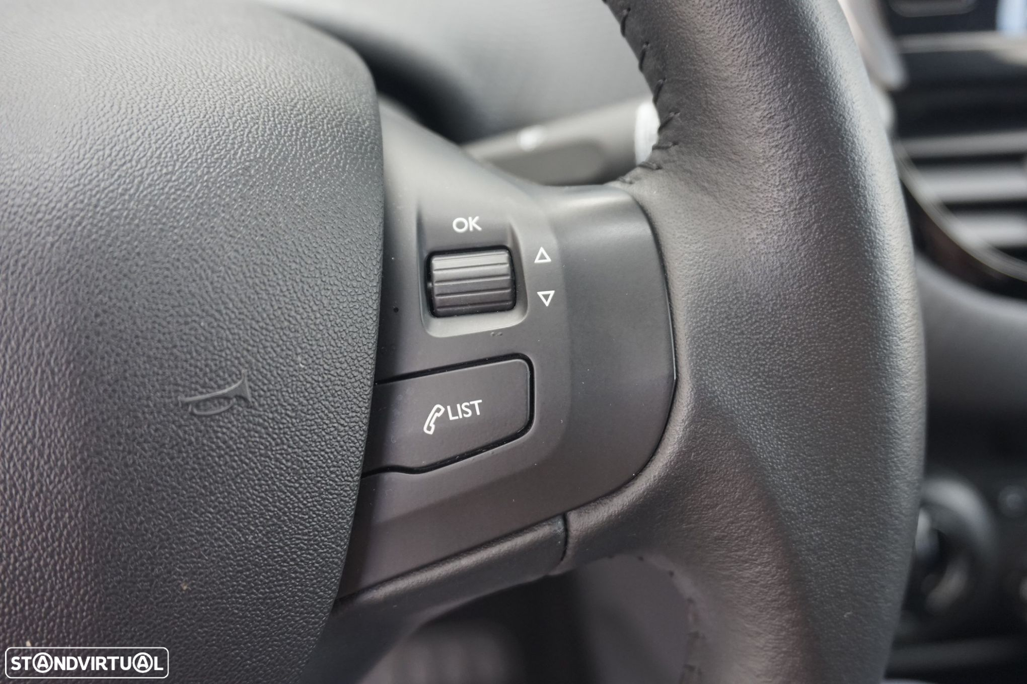 Peugeot 208 1.2 PureTech Style - 11