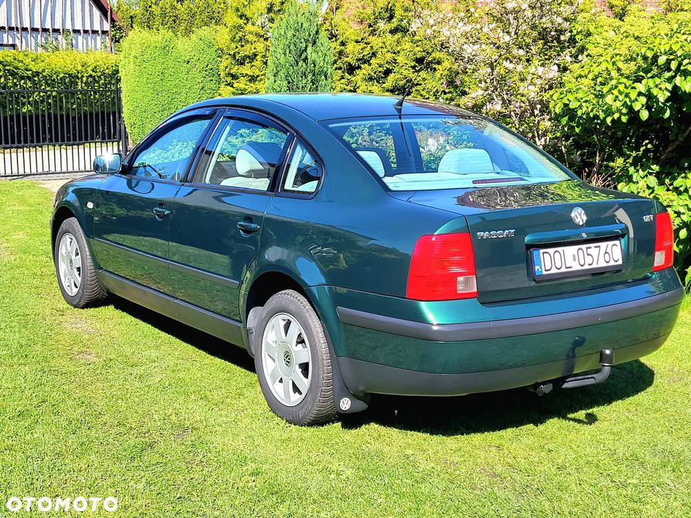 Volkswagen Passat 1.8T Basis Tiptr - 2