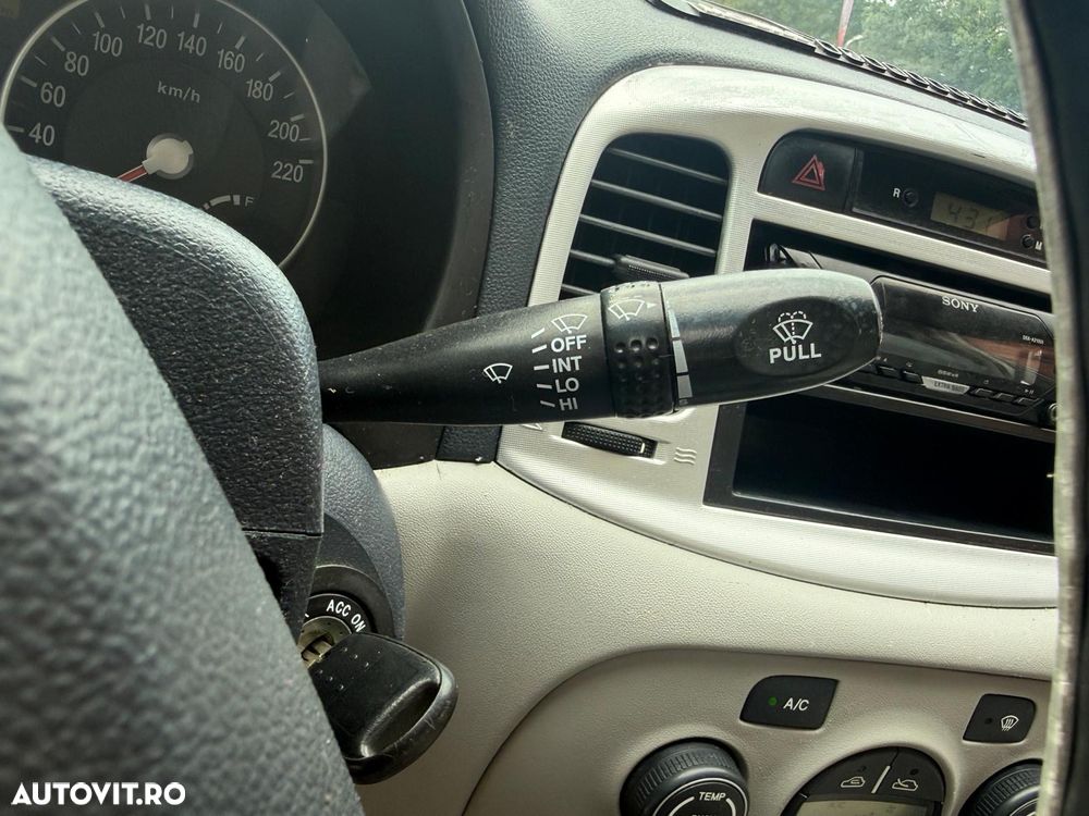 Hyundai Accent - 17
