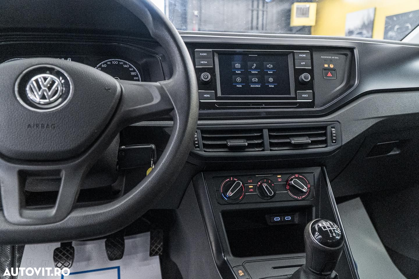 Volkswagen Polo 1.0 ACTIVE - 12
