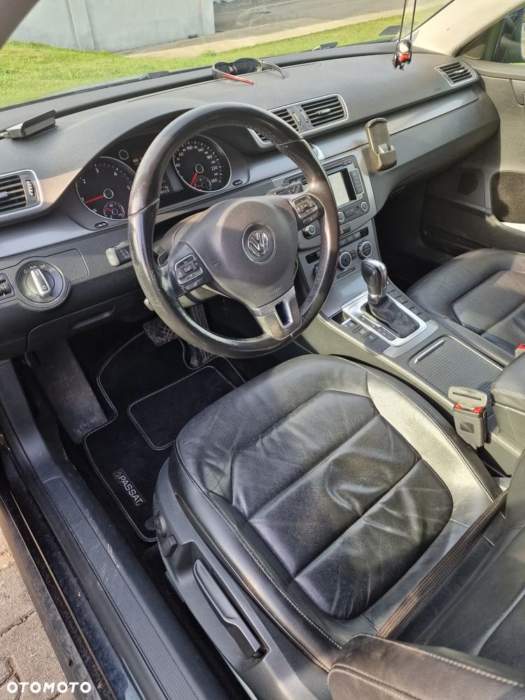 Volkswagen Passat 2.0 TDI Comfortline DSG - 10