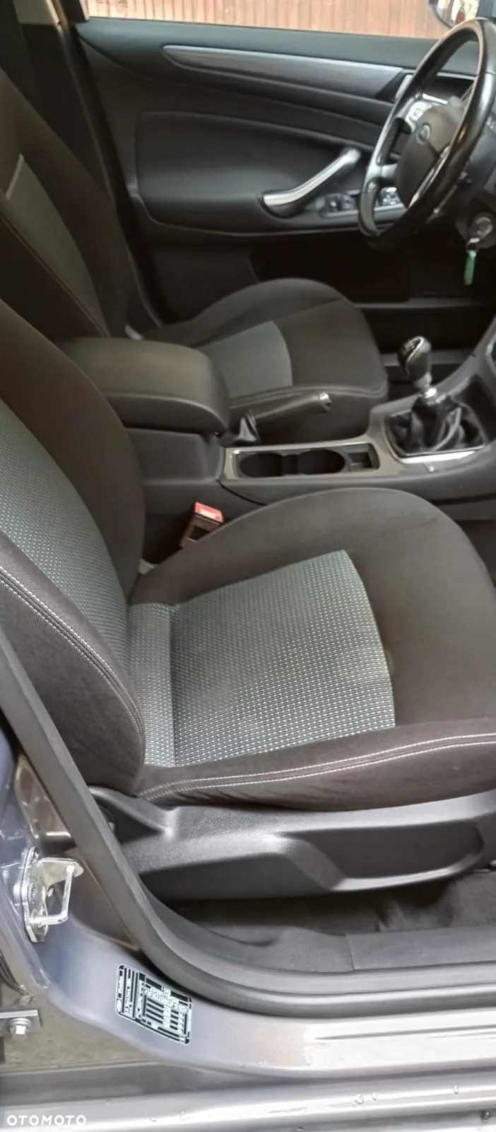 Ford Mondeo 2.0 TDCi Ambiente - 9