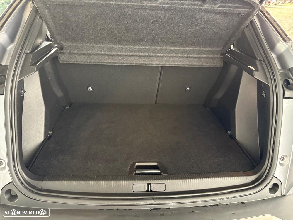 Peugeot 2008 1.2 PureTech Allure EAT8 - 8