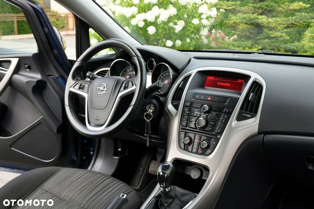 Opel Astra - 25