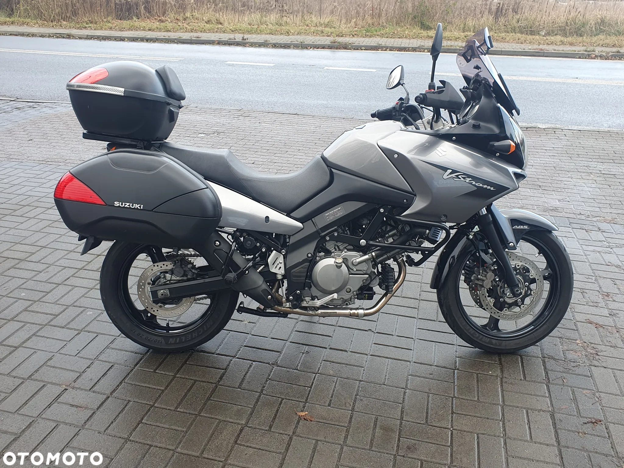 Suzuki V-STROM - 11