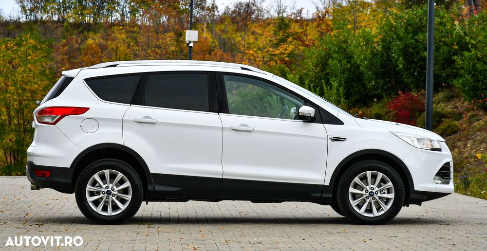 Ford Kuga 2.0 TDCi 2x4 Titanium - 25