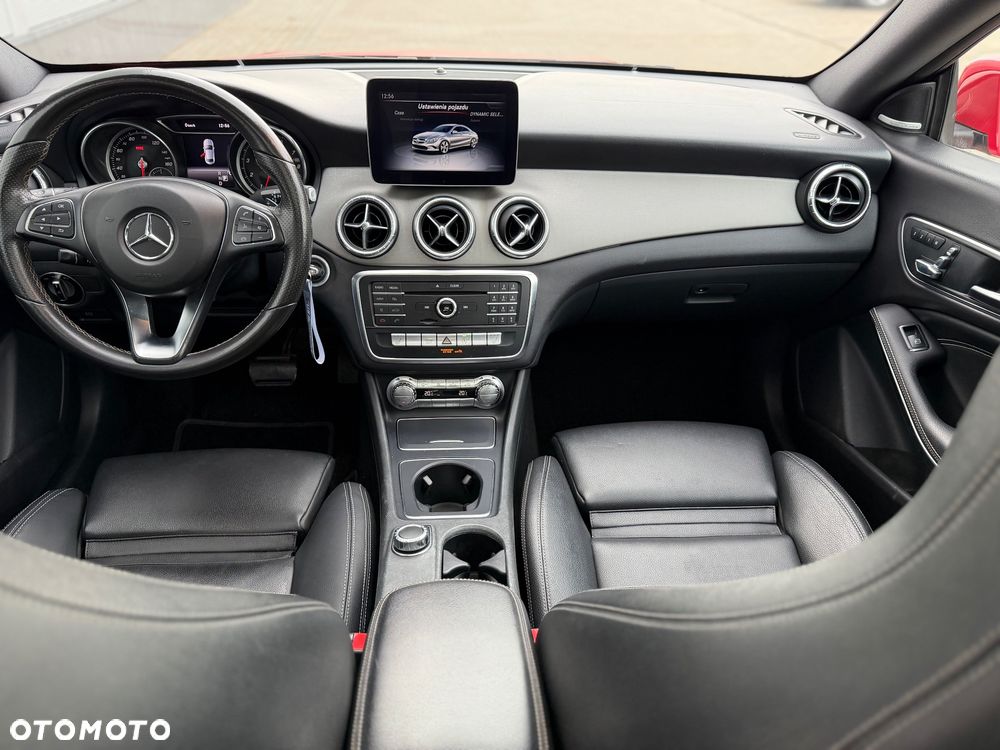 Mercedes-Benz CLA 250 4Matic 7G-DCT AMG Line - 25