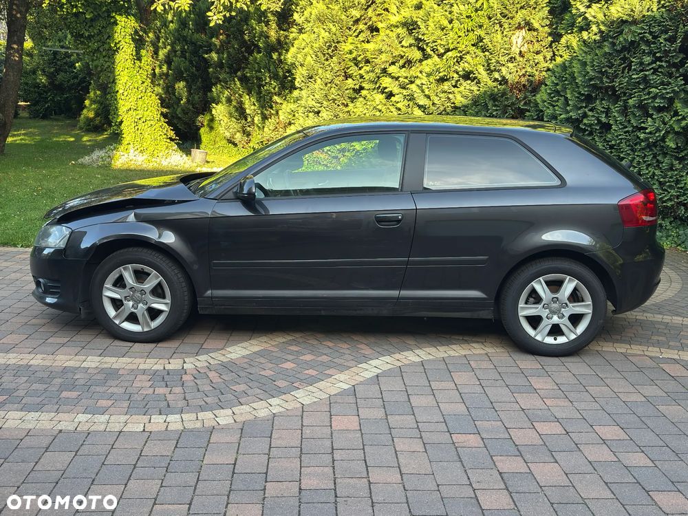 Audi A3 3-drzwiowe 1.6 TDI DPF Attraction - 3