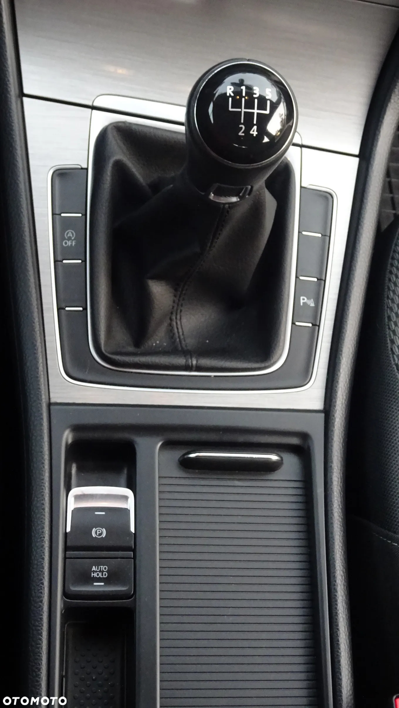 Volkswagen Golf VII 1.6 TDI BMT Comfortline - 25