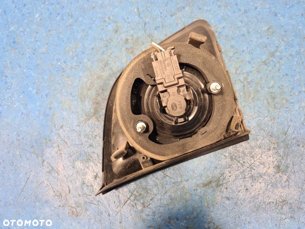 VOLKSWAGEN GOLF V PLUS  LAMPA TYŁ PRAWA ZEWNĘTRZNA  Z KLAPY - 8