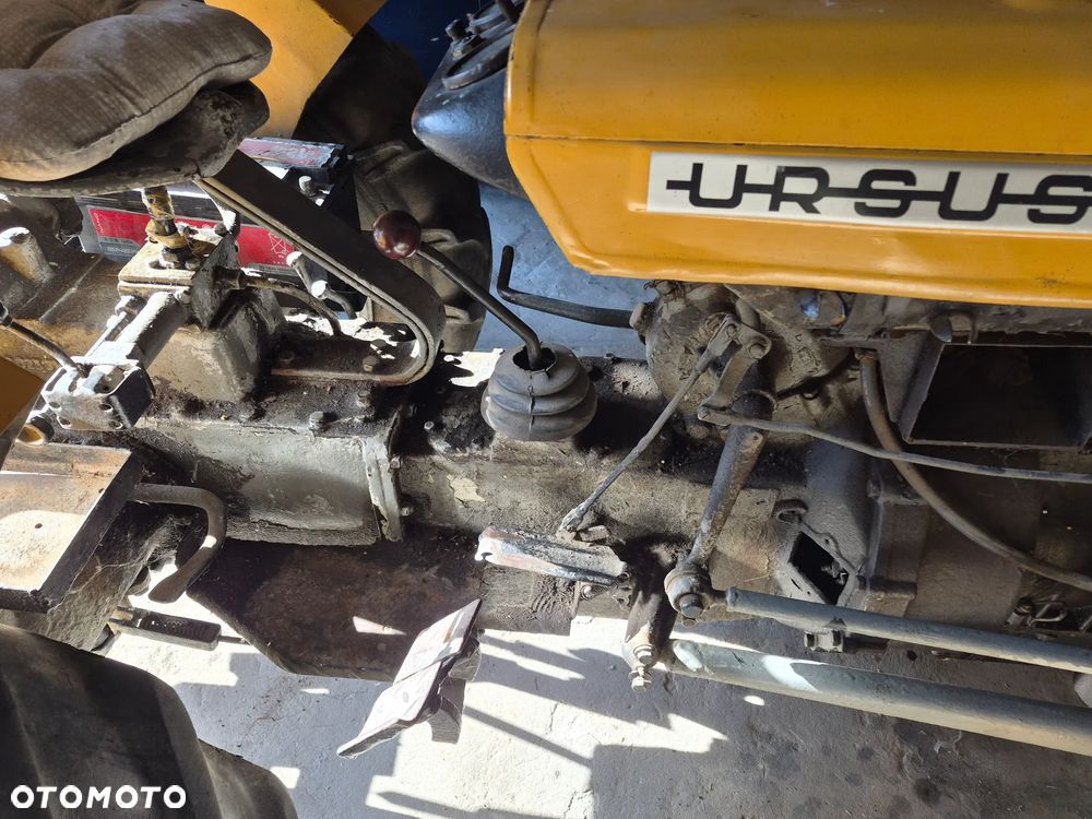 Ursus C330 - 8
