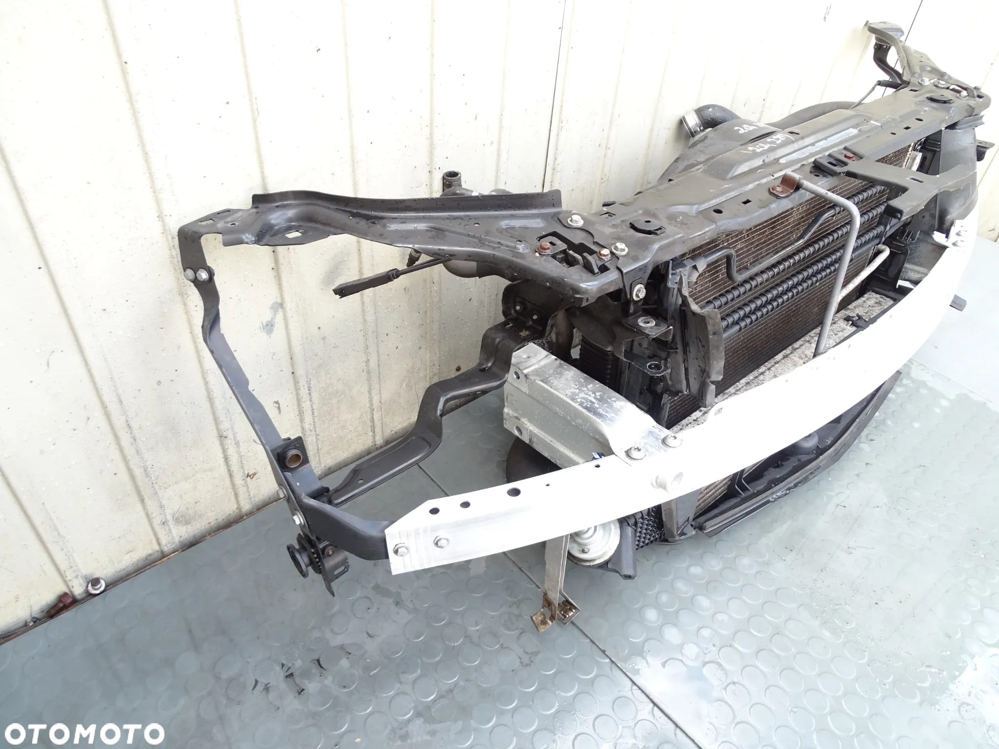 Mercedes Klasa C W204 2.2 Pas przedni kompletny - 4