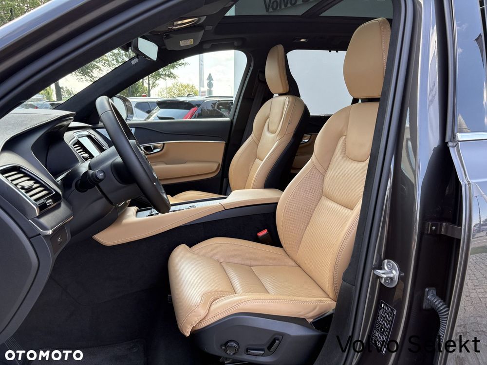 Volvo XC 90 - 9