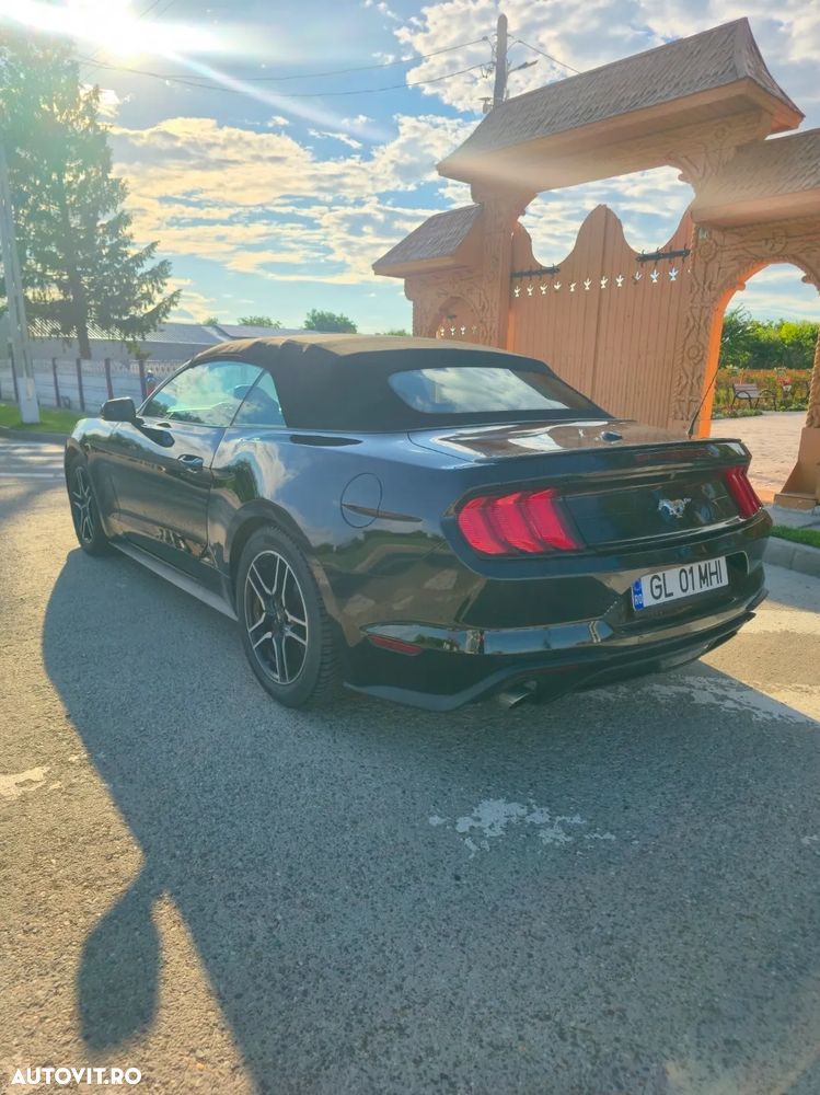 Ford Mustang 2.3 Eco Boost Aut. - 2