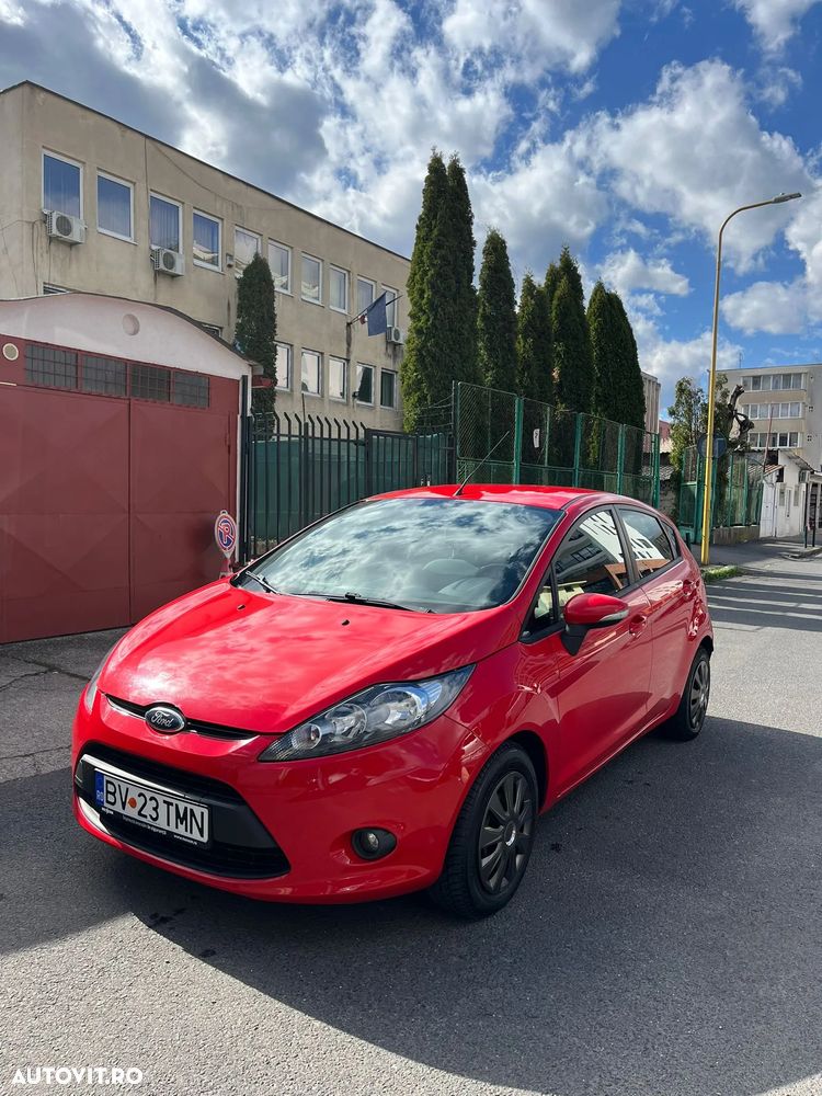 Ford Fiesta 1.6 TDCI DPF Ghia - 8