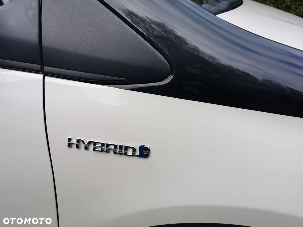 Toyota Yaris Hybrid 100 Selection - 16