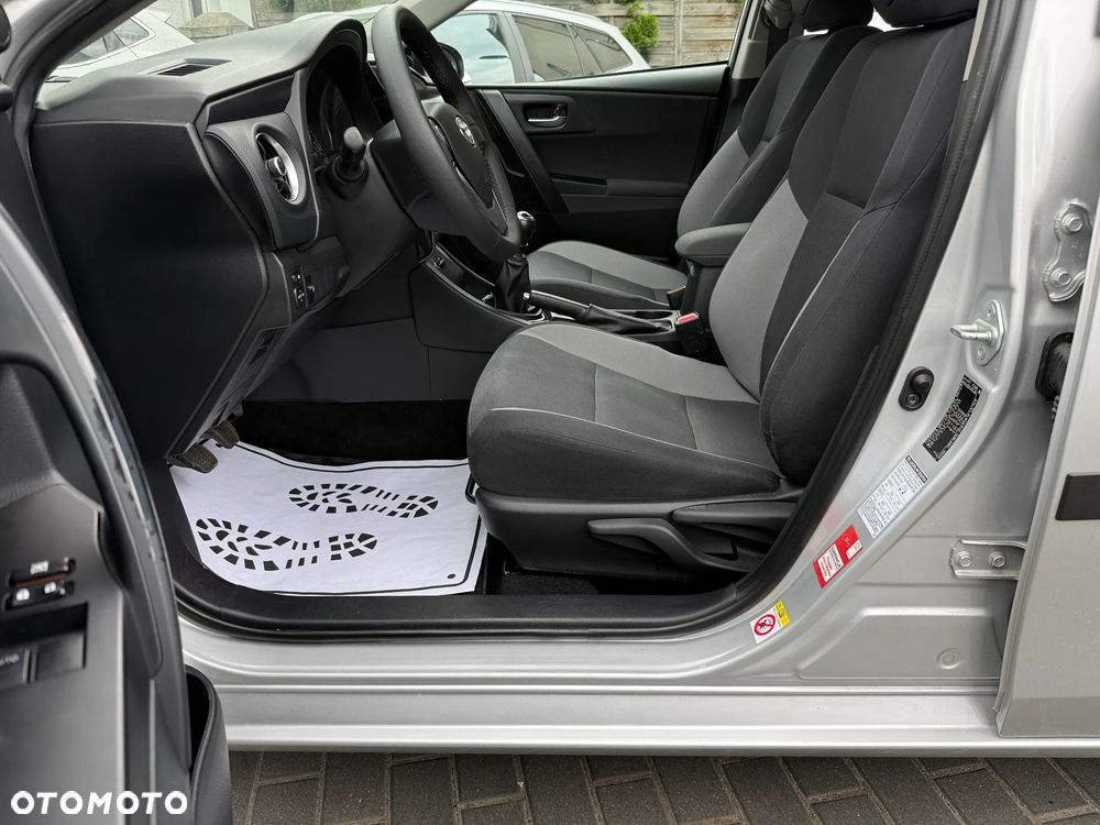 Toyota Auris 1.33 VVT-i Active - 11