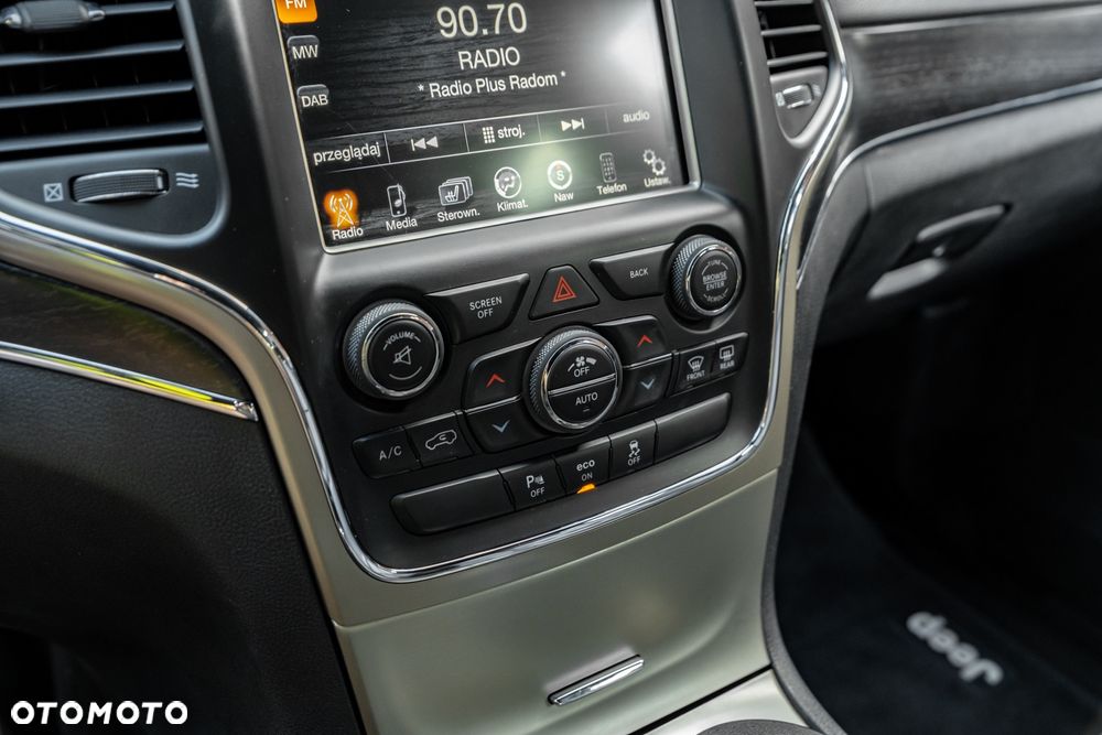 Jeep Grand Cherokee - 30