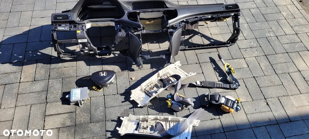 Honda accord VIII 12r lift Deska rozdzielcza pasy bezpieczenstwa poduszki europa - 1