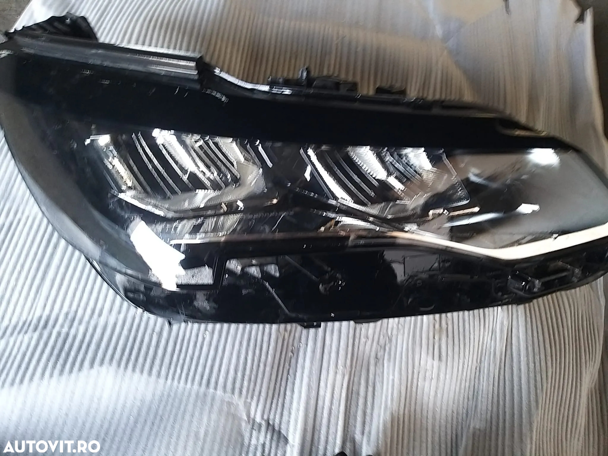 Far Dreapta cod: 9836230180 Xenon, Led Technologie pentru Peugeot 3008 din 2020 1.6 Diesel - 2