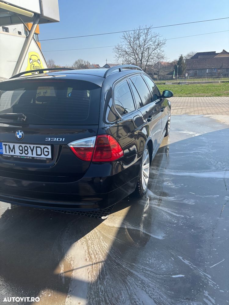 BMW Seria 3 320i - 3