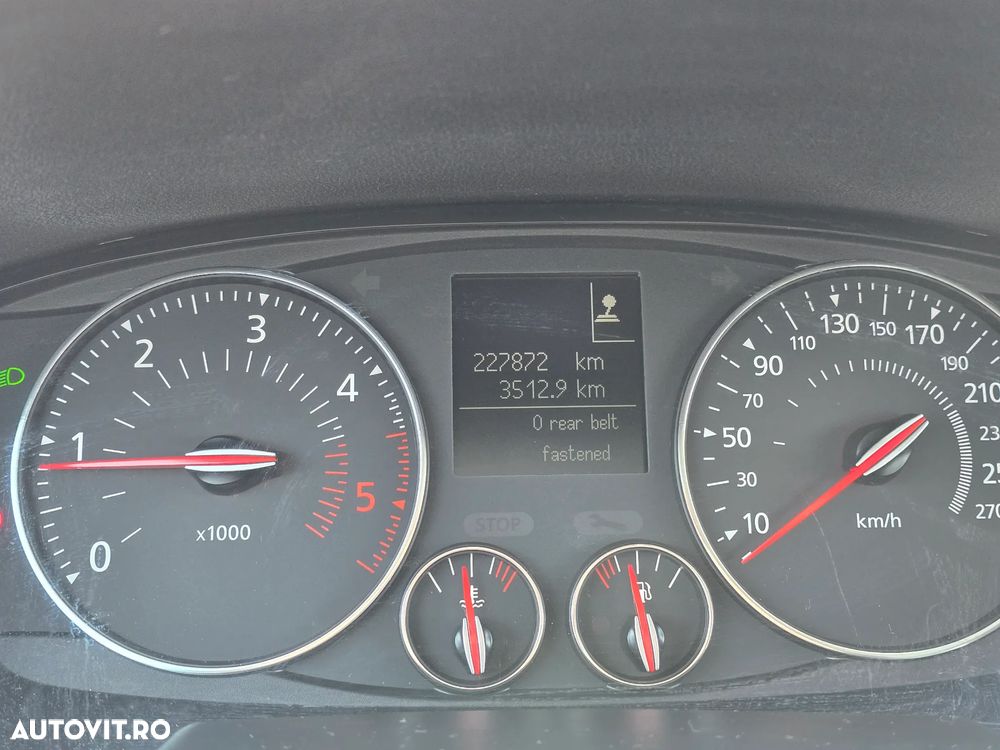 Renault Laguna Grandtour ENERGY dCi 130 FAP Start-Stop Bose Edition - 10