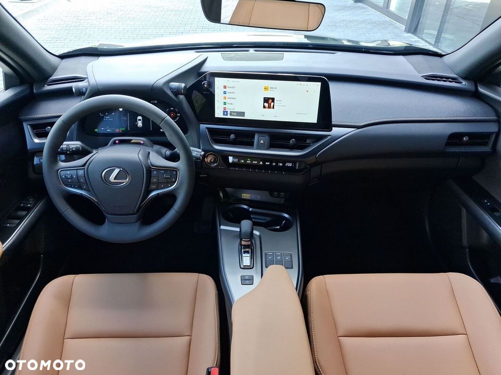 Lexus UX - 15