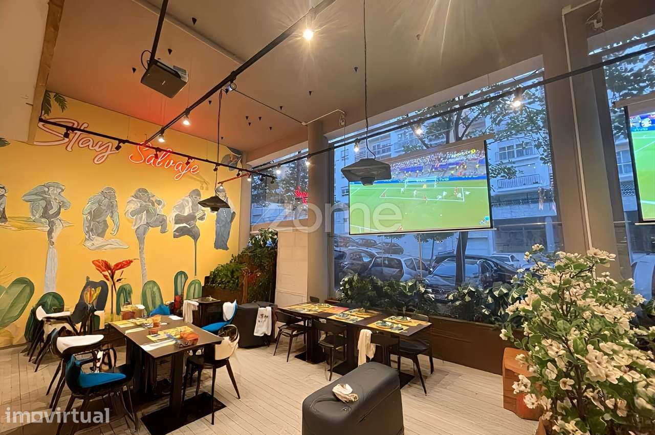 Loja com restaurante premium em Massamá - Grande imagem: 2/21