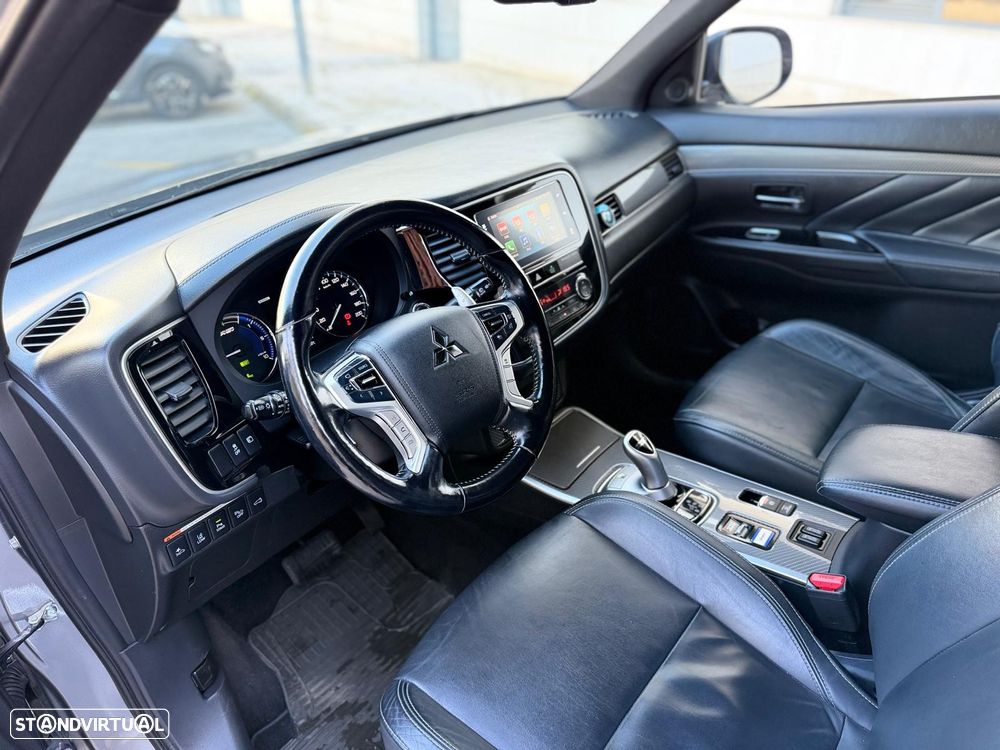 Mitsubishi Outlander - 23