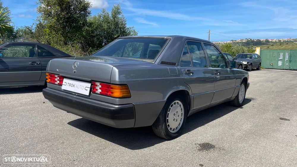 Mercedes-Benz 190 E 2.3 - 9