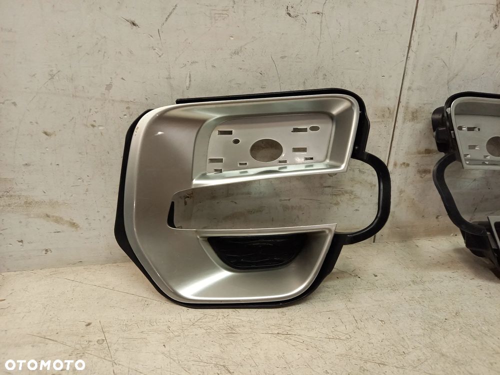 Range Rover Evoque Ramka kratka nakładka maskownica kratka Lewa Prawa - 3