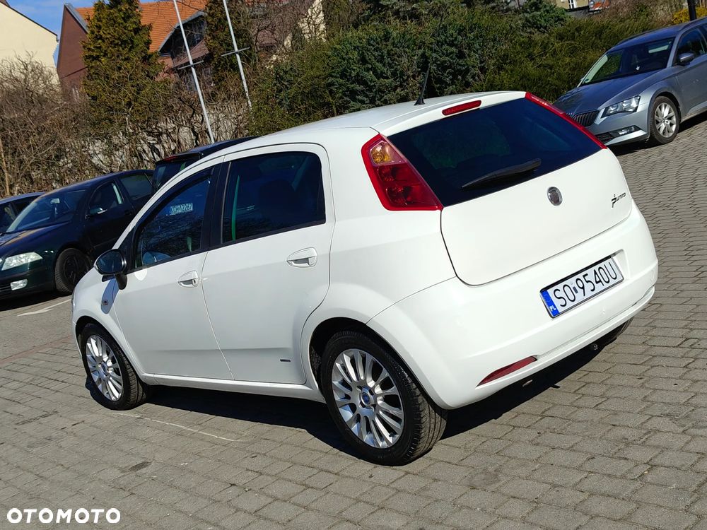 Fiat Grande Punto 1.4 8V Emotion - 32